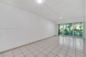 20 NW 87th Ave APT A223, Miami, FL 33172, Sold 10/28/22