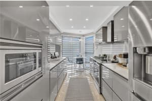 20281 E Country Club Dr APT 311, Aventura, FL 33180, Sold 11/07/22