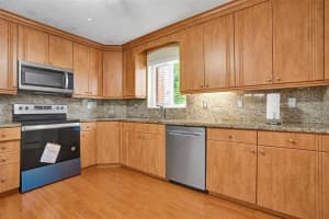 150 S Hollybrook Terrace APT 102, Pembroke Pines, FL 33025, Sold 12/02/22