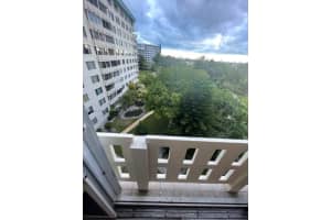 4330 Hillcrest Dr APT 615, Hollywood, FL 33021, Sold 10/26/22