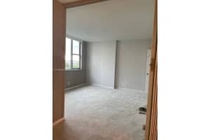 4330 Hillcrest Dr APT 615, Hollywood, FL 33021, Sold 10/26/22