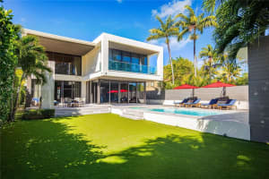 5061 N Bay Rd, Miami Beach, FL 33140, Sold 05/26/23