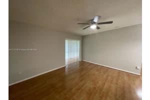 9717 Hammocks Blvd APT 203, Miami, FL 33196, Sold 11/04/22