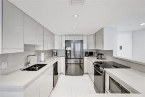 2101 S Ocean Dr APT 1108, Hollywood, FL 33019, Sold 10/07/22