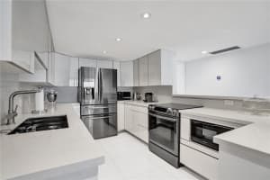 2101 S Ocean Dr APT 1108, Hollywood, FL 33019, Sold 10/07/22