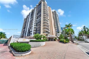 6423 Collins Ave Apt 208, Miami Beach, FL 33141, Sold 03/07/23