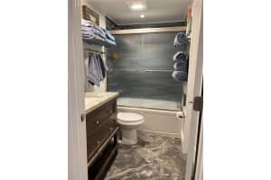 15470 Bedlington Rd, Miami Lakes, FL 33014, Sold 12/21/22