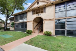 18995 NW 62nd Ave APT 203, Hialeah, FL 33015, Sold 11/10/22