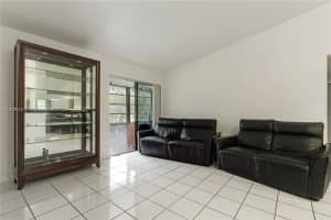 18995 NW 62nd Ave APT 203, Hialeah, FL 33015, Sold 11/10/22