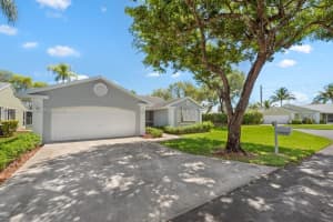 725 SE 27th Ln, Homestead, FL 33033, Sold 11/07/22