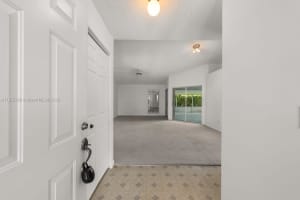 725 SE 27th Ln, Homestead, FL 33033, Sold 11/07/22