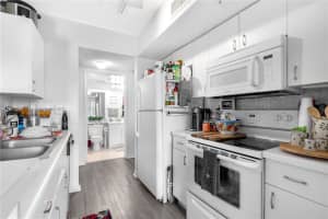 2600 S University Dr APT 303, Davie, FL 33328, Sold 10/31/22