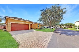 695 SE 30th Dr, Homestead, FL 33033, Sold 11/21/22