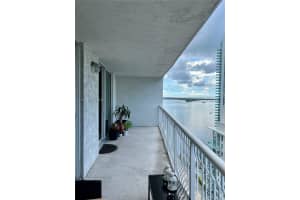 1200 Brickell Bay Dr APT 3219, Miami, FL 33131, Sold 04/03/23