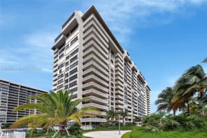 3 Grove Isle Dr, Coconut Grove, FL 33133, Sold 06/08/23