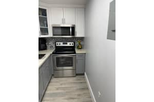 4719 NW 7th St Apt 405-11, Miami, FL 33126, Sold 10/25/22