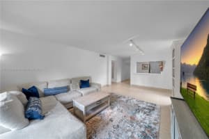 6890 N Kendall Dr APT B302, Pinecrest, FL 33156, Sold 11/10/22