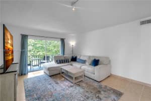 6890 N Kendall Dr APT B302, Pinecrest, FL 33156, Sold 11/10/22