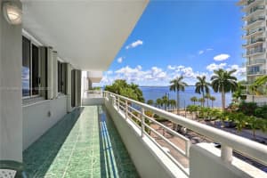 1402 Brickell Bay Dr APT 403, Miami, FL 33131, Sold 11/30/22