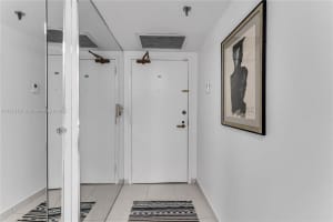 520 Brickell Key Dr #613, Miami, FL 33131, Sold 12/20/22