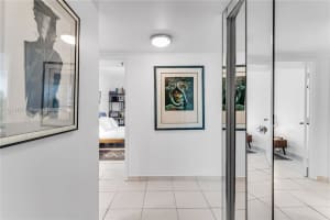 520 Brickell Key Dr #613, Miami, FL 33131, Sold 12/20/22