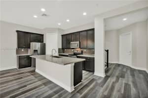 11724 SW 13th Ln, Pembroke Pines, FL 33025, Sold 10/20/22