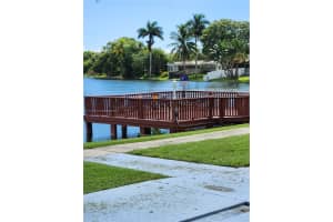 2300 Park Ln APT 109, Hollywood, FL 33021, Sold 01/06/23