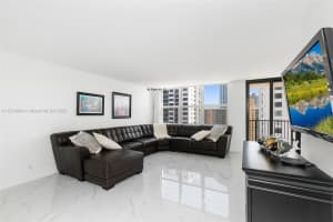 2201 S Ocean Dr APT 1607, Hollywood, FL 33019, Sold 11/09/22