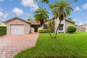 5761 NW 192nd St, Hialeah, FL 33015, Sold 10/28/22