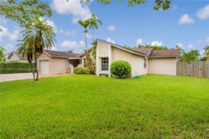 5761 NW 192nd St, Hialeah, FL 33015, Sold 10/28/22