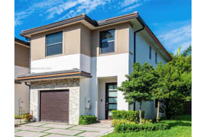 15818 NW 91st Ct, Miami Lakes, FL 33018, Sold 12/05/22