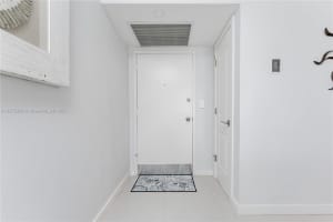 6039 Collins Ave APT 1128, Miami Beach, FL 33140, Sold 01/25/23