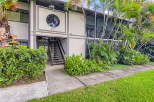 911 NE 199th St Apt 102-14, Miami, FL 33179, Sold 12/12/22