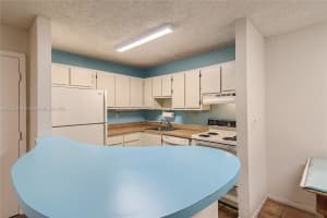 911 NE 199th St Apt 102-14, Miami, FL 33179, Sold 12/12/22