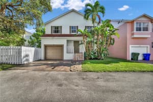 10230 NW 6th St, Pembroke Pines, FL 33026, Sold 10/14/22