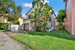 10230 NW 6th St, Pembroke Pines, FL 33026, Sold 10/14/22