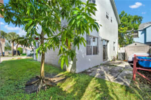 10230 NW 6th St, Pembroke Pines, FL 33026, Sold 10/14/22