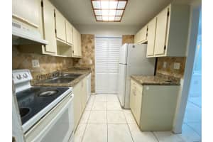 20761 NE 4th Pl APT 105, Miami, FL 33179, Sold 12/08/22