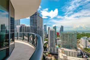 45 SW 9th St Apt 4206, Miami, FL 33130, Sold 01/20/23