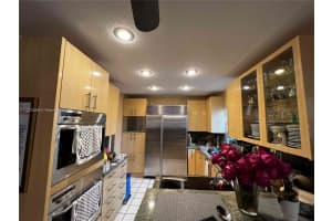 16016 Kilmarnock Dr, Miami Lakes, FL 33014, Sold 01/25/23