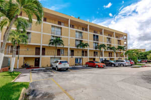 9240 Fontainebleau Blvd APT 105, Miami, FL 33172, Sold 03/06/23