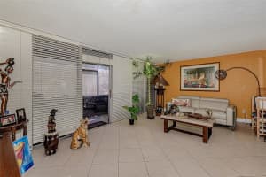 9240 Fontainebleau Blvd APT 105, Miami, FL 33172, Sold 03/06/23