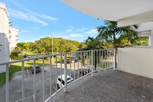 496 NW 165th St APT D316, Miami, FL 33169, Sold 10/25/22