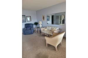 820 SW 11th Ave #11b, Hallandale Beach, FL 33009, Sold 11/07/22