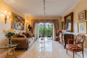 9340 Fontainebleau Blvd W404, Miami, FL 33172, Sold 11/14/22