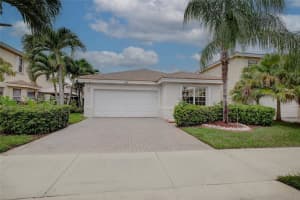 4063 E Silverado Cir, Hollywood, FL 33024, Sold 12/30/22