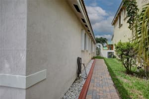 4063 E Silverado Cir, Hollywood, FL 33024, Sold 12/30/22