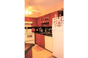 6195 NW 186th St APT 415, Hialeah, FL 33015, Sold 10/24/22