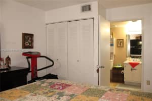 6195 NW 186th St APT 415, Hialeah, FL 33015, Sold 10/24/22