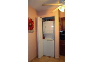 6195 NW 186th St APT 415, Hialeah, FL 33015, Sold 10/24/22